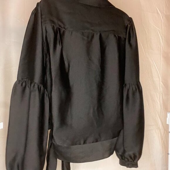 🔥 BNWT Michael Kors Black Wrap Shirt – Size Small! 🔥 - Picture 3 of 7